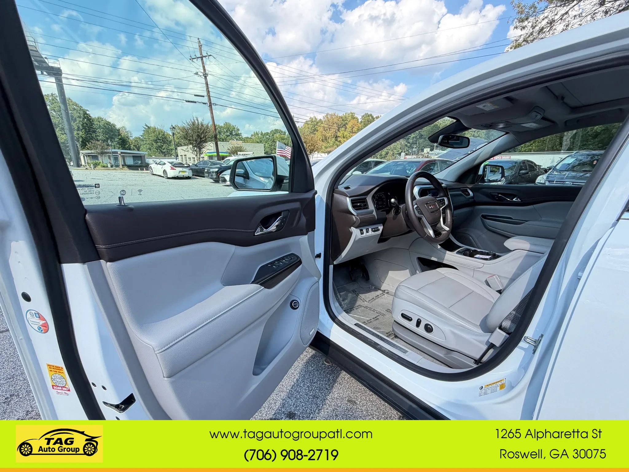 Used 2020 GMC Acadia SLT w/ Driver Alert Package II FWD image 15