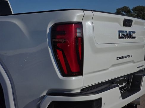 New 2026 GMC Sierra 2500 Denali Ultimate image 32