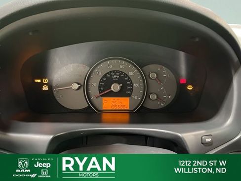 Used 2007 Kia Rondo LX w/ Convenience Pkg image 16