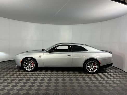 Used 2025 Dodge Charger R/T Scat Pack w/ Track Pack image 9