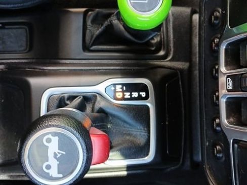 Used 2018 Jeep Wrangler Unlimited Sport S image 45