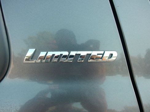 Used 2014 Toyota Sequoia Limited RWD image 54