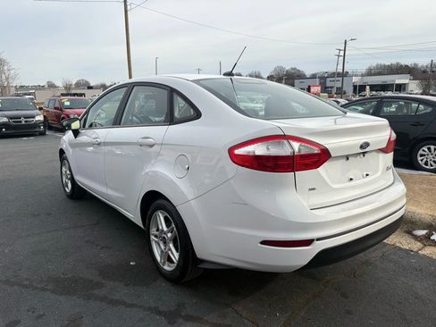 Used 2019 Ford Fiesta SE image 5