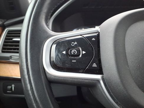 Used 2022 Volvo XC90 T6 Momentum image 23