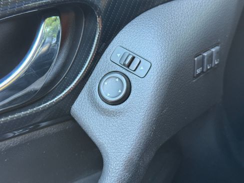 Used 2018 Nissan Rogue SL AWD/4WD image 16
