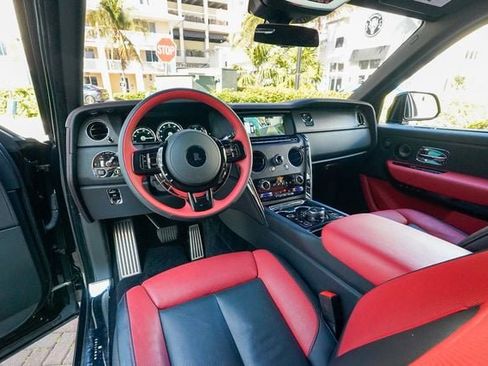 Used 2023 Rolls-Royce Cullinan Sport Utility w/ Cullinan Package image 4