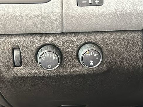 Used 2022 Chevrolet Colorado W/T w/ Custom Special Edition AWD/4WD image 20