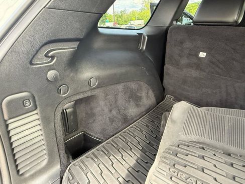 Used 2015 Jeep Grand Cherokee Altitude AWD/4WD image 33