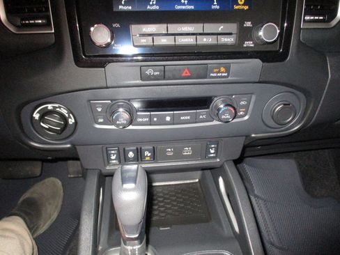 Used 2024 Nissan Frontier SL w/ Technology Package AWD/4WD image 30