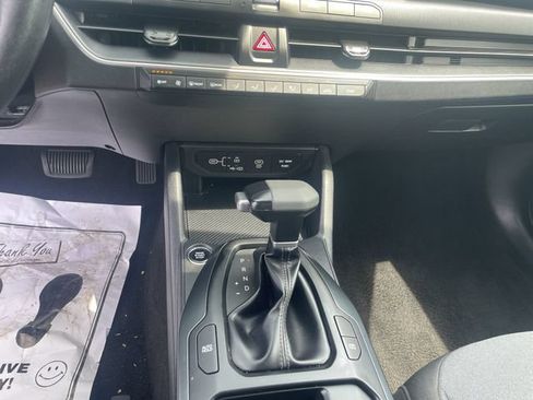 Used 2025 Kia K4 FWD image 26