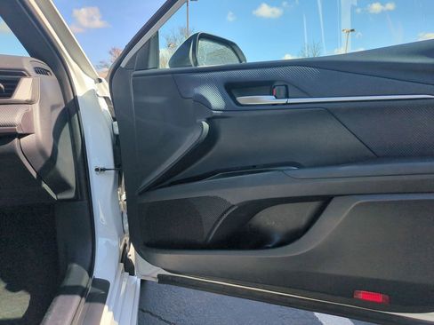 Used 2025 Toyota Camry SE FWD image 33