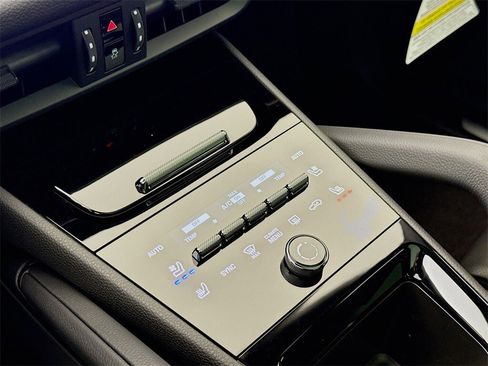 New 2026 Porsche Cayenne Coupe image 22