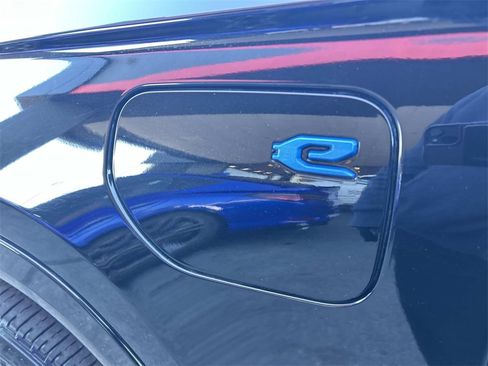 Used 2023 Jeep Grand Cherokee Overland image 11