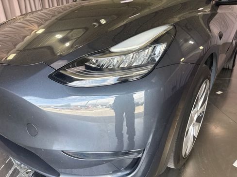 Used 2023 Tesla Model Y Long Range AWD/4WD image 9