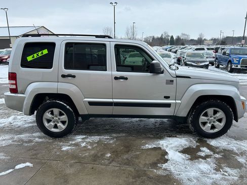 Used 2011 Jeep Liberty 70th Anniversary image 4