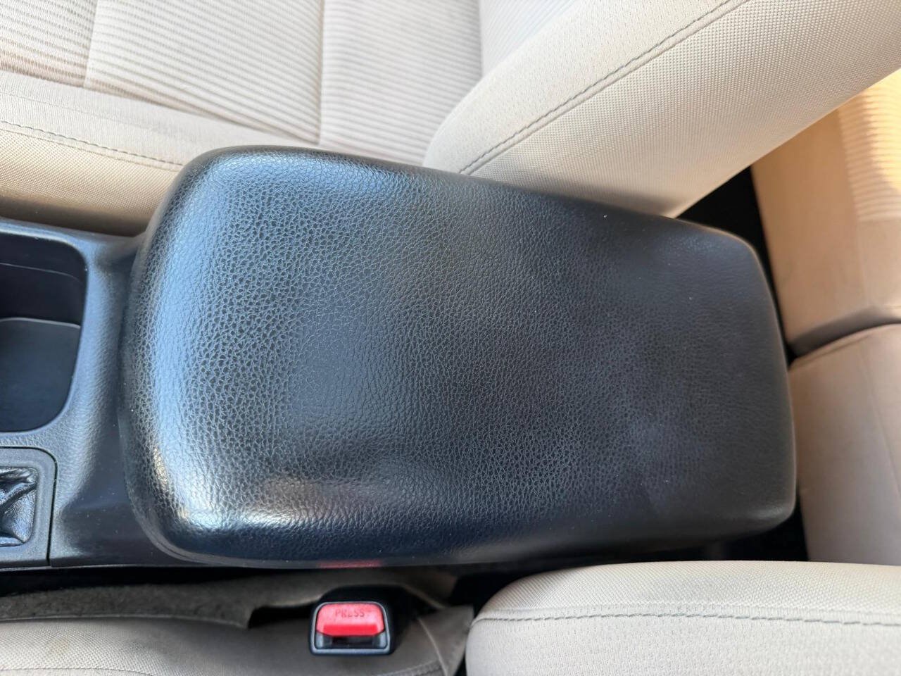 Used 2013 Toyota RAV4 XLE FWD image 57