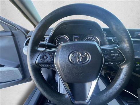 Used 2019 Toyota Camry LE image 15