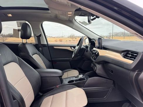 Used 2022 Ford Escape Titanium w/ Titanium Elite Package AWD/4WD image 26
