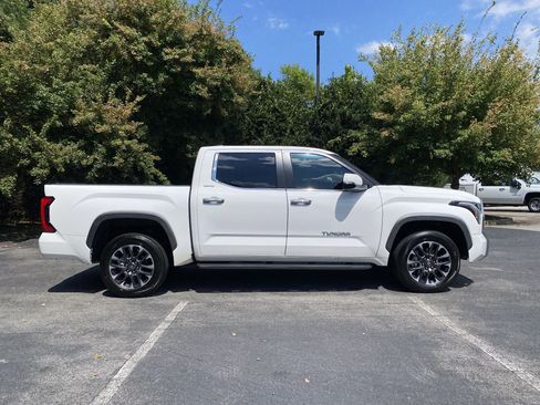 Used 2025 Toyota Tundra Limited AWD/4WD image 10