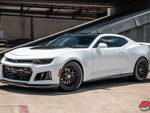 Used 2018 Chevrolet Camaro ZL1 RWD image 41
