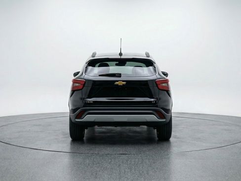 Used 2025 Chevrolet Trax LT w/ LT Convenience Package FWD image 7