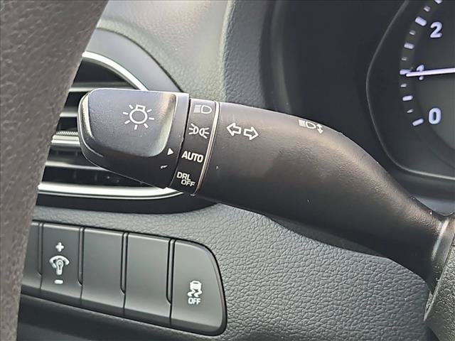 Used 2018 Hyundai Elantra GT FWD image 16