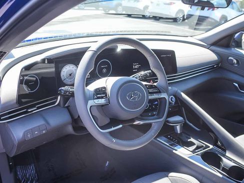 Used 2023 Hyundai Elantra SEL w/ Convenience Package image 22