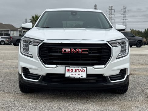 Used 2024 GMC Terrain SLE image 8