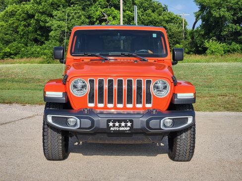 Used 2019 Jeep Wrangler Unlimited Sahara w/ Dual Top Group AWD/4WD image 2