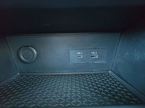 Used 2024 Nissan Pathfinder SV image 6