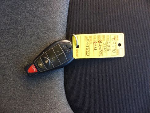 Used 2016 Jeep Cherokee Sport image 38