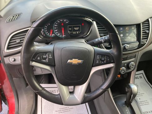 Used 2018 Chevrolet Trax LT w/ LT Convenience Package image 18