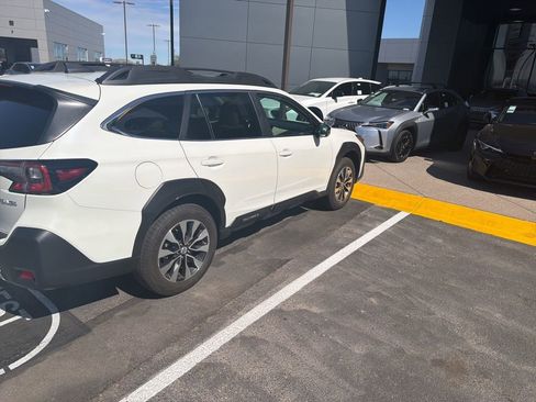 Used 2025 Subaru Outback Limited w/ Tech Package 3 image 6