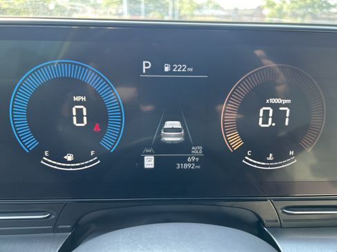 Certified 2025 Hyundai Kona SEL AWD/4WD image 22