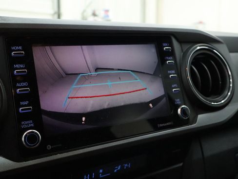 Used 2022 Toyota Tacoma TRD Sport image 19