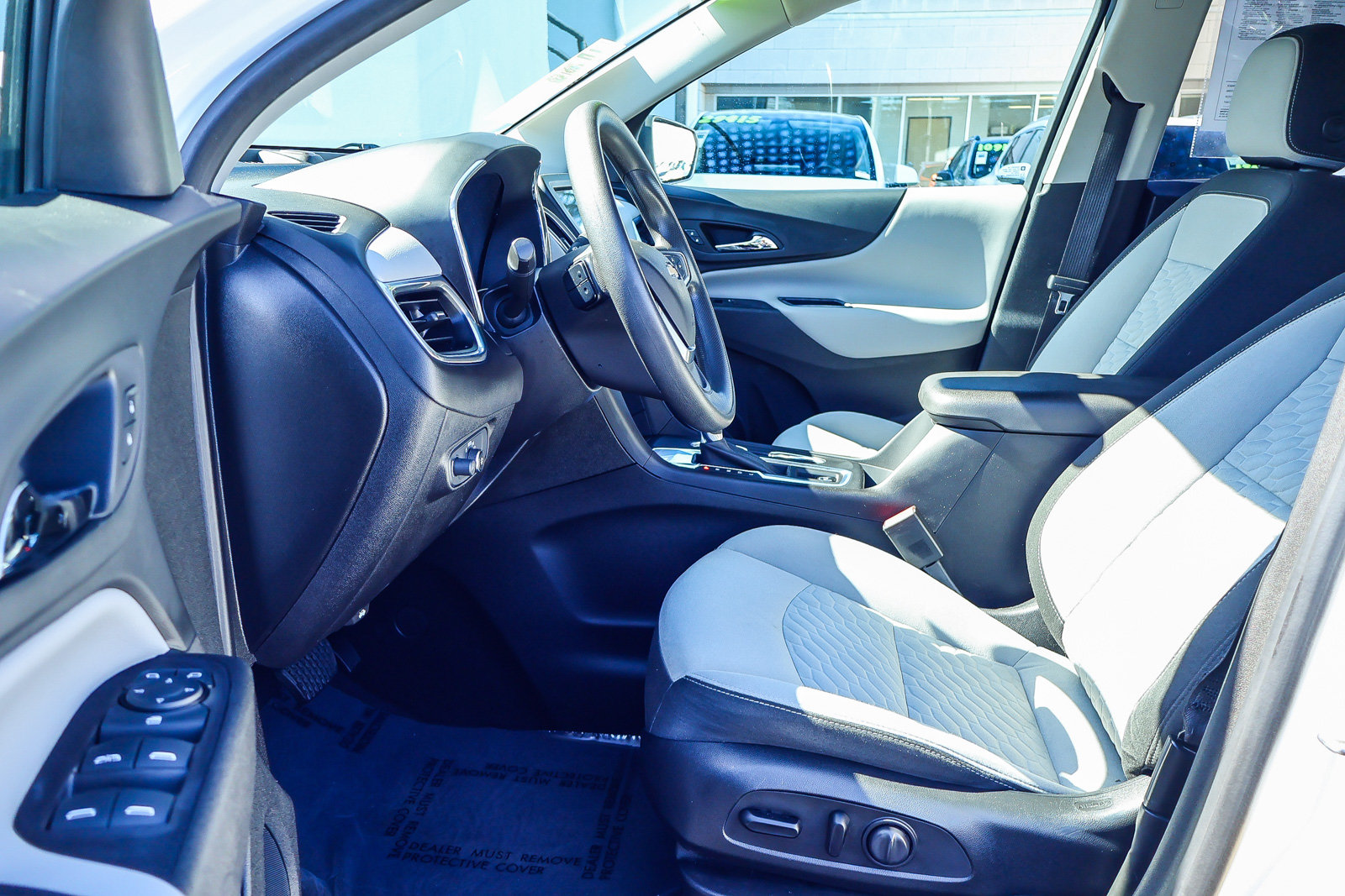 Used 2019 Chevrolet Equinox LS w/ LS Convenience Package FWD image 2
