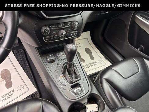 Used 2019 Jeep Cherokee Latitude Plus w/ Comfort/Convenience Group image 21