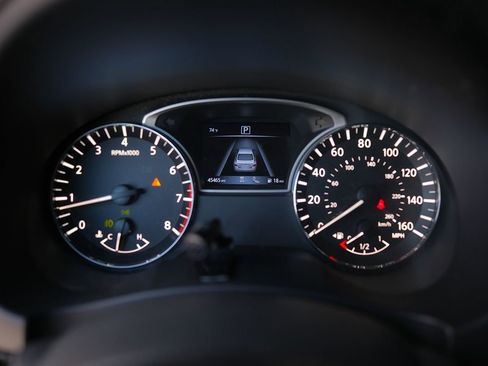 Used 2016 Nissan Altima 3.5 SL w/ 3.5 Technology Package image 15