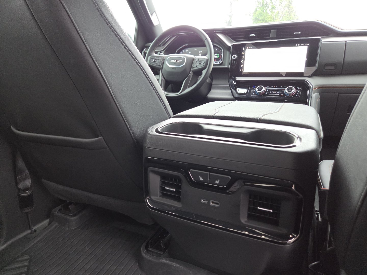 Used 2025 GMC Sierra 1500 AT4 w/ Technology Package AWD/4WD image 28