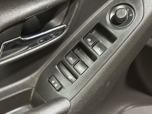 Used 2020 Chevrolet Trax LT FWD image 24