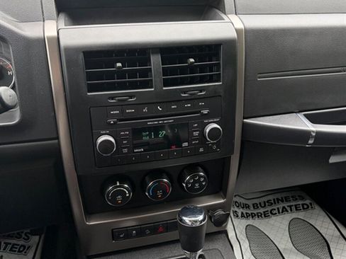 Used 2012 Jeep Liberty Sport AWD/4WD image 14