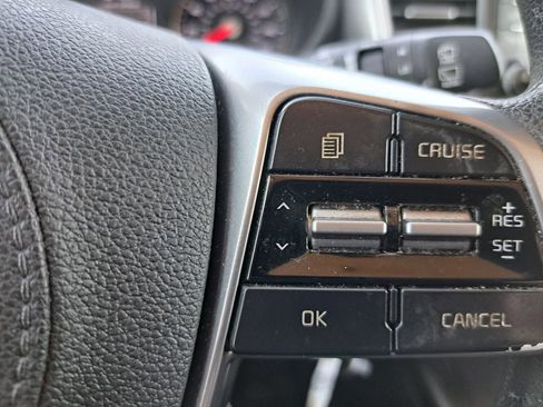 Used 2019 Kia Sorento L image 13