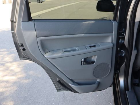 Used 2007 Jeep Grand Cherokee Limited w/ Trailer Tow Group IV AWD/4WD image 25