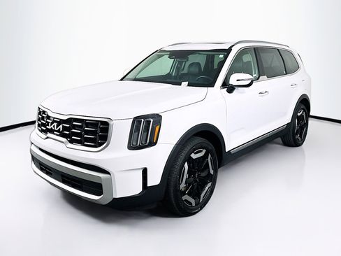 Used 2025 Kia Telluride S image 3