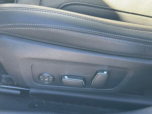 Used 2025 BMW 330i Sedan image 17