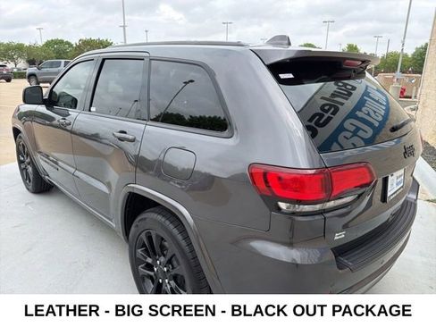 Used 2021 Jeep Grand Cherokee Laredo X RWD image 3