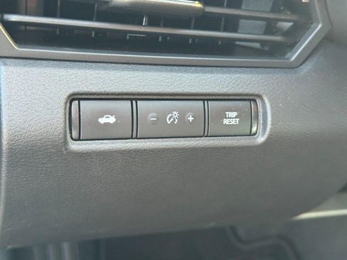 Used 2024 Nissan Altima 2.5 SV image 16