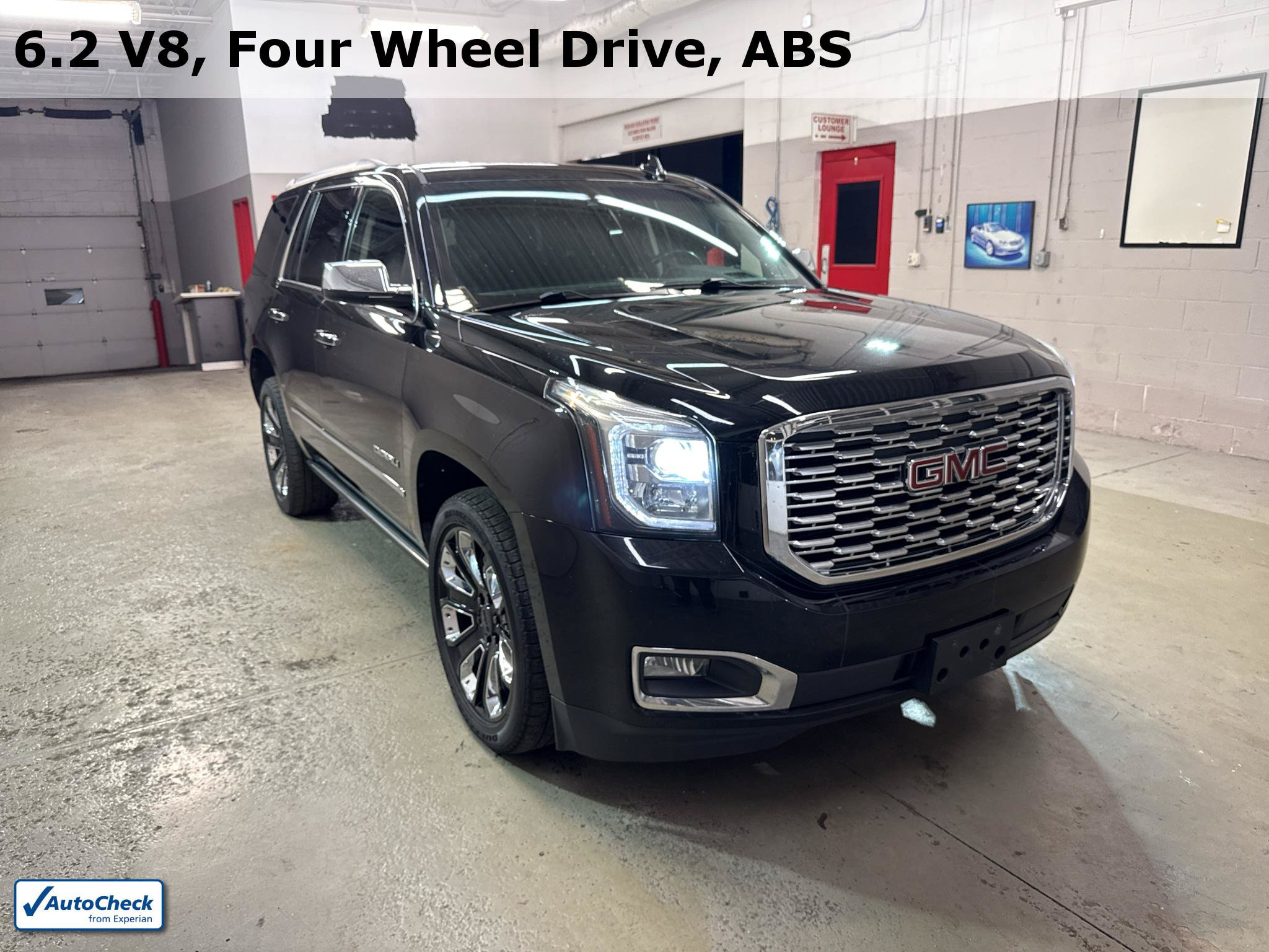 Used 2018 GMC Yukon Denali w/ Denali Ultimate Package AWD/4WD image 1