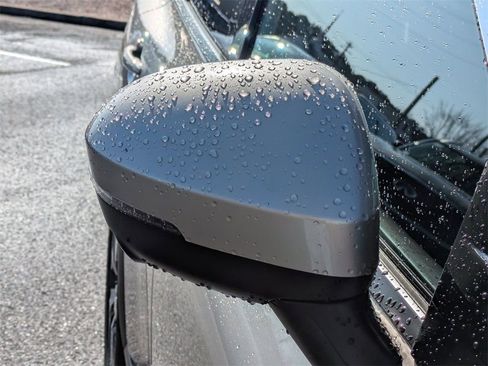 Used 2023 Nissan Rogue SL image 12