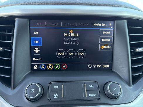 Used 2020 GMC Acadia SLT w/ Driver Alert Package II image 4